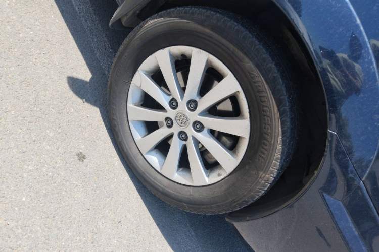 Used Buick GL8 2014 2.4L Classic Edition Right Front Wheel Hub