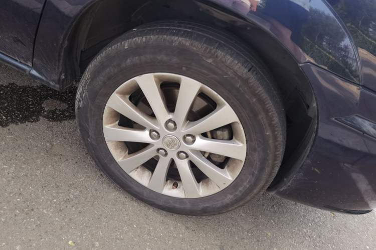 Used Buick GL8 2014 2.4L Comfort Edition Right Front Wheel Hub