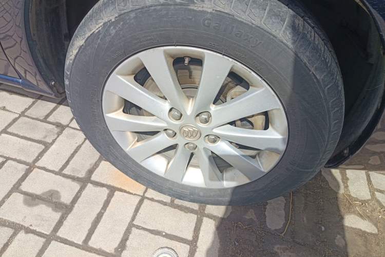 Used Buick GL8 2014 2.4L Classic Edition Right Front Wheel Hub