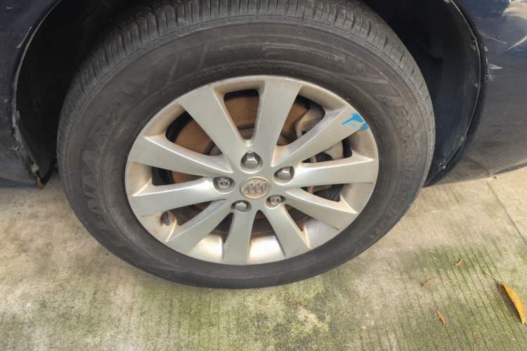 Used Buick GL8 2014 2.4L Classic Edition Right Front Wheel Hub