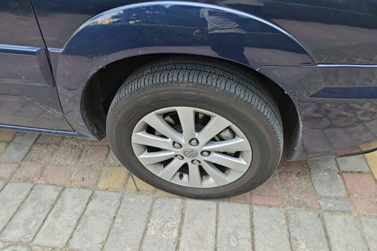 Used Buick GL8 2014 2.4L Classic Edition Right Front Wheel Hub