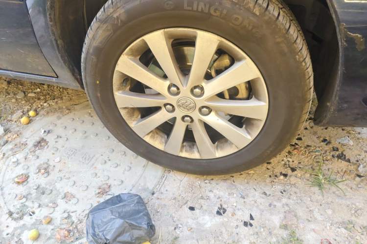 Used Buick GL8 2014 2.4L Classic Edition Right Front Wheel Hub