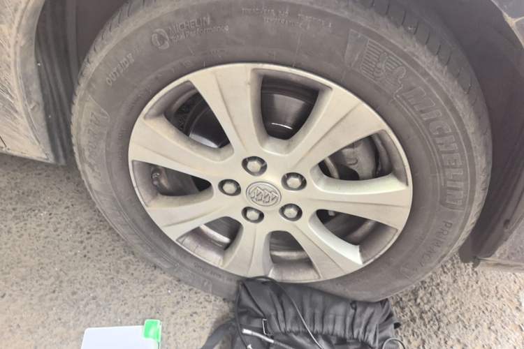 Used Buick GL8 2014 3.0L XT Luxury Business Flagship Edition Right Front Wheel Hub