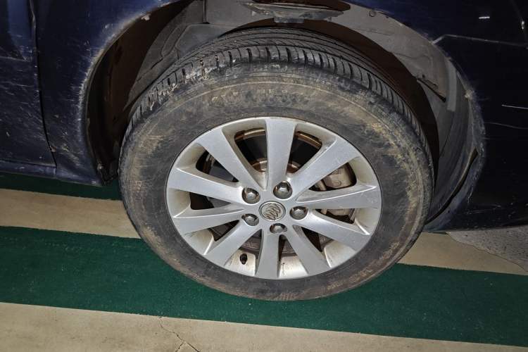 Used Buick GL8 2014 2.4L Classic Edition Right Front Wheel Hub
