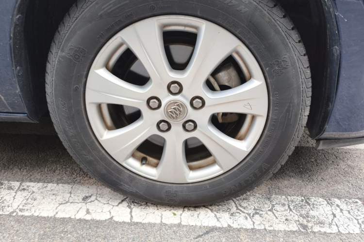 Used Buick GL8 2014 3.0L GT Luxury Business Haoya Edition Right Front Wheel Hub