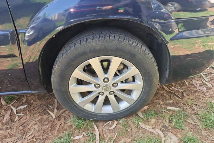 Used Buick GL8 2014 2.4L Classic Edition Right Front Wheel Hub