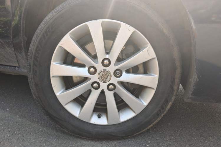 Used Buick GL8 2014 2.4L Classic Edition Right Front Wheel Hub