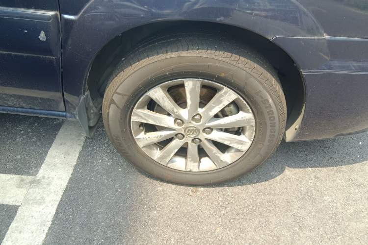 Used Buick GL8 2014 2.4L Comfort Edition Right Front Wheel Hub