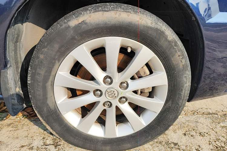 Used Buick GL8 2014 2.4L Classic Edition Right Front Wheel Hub