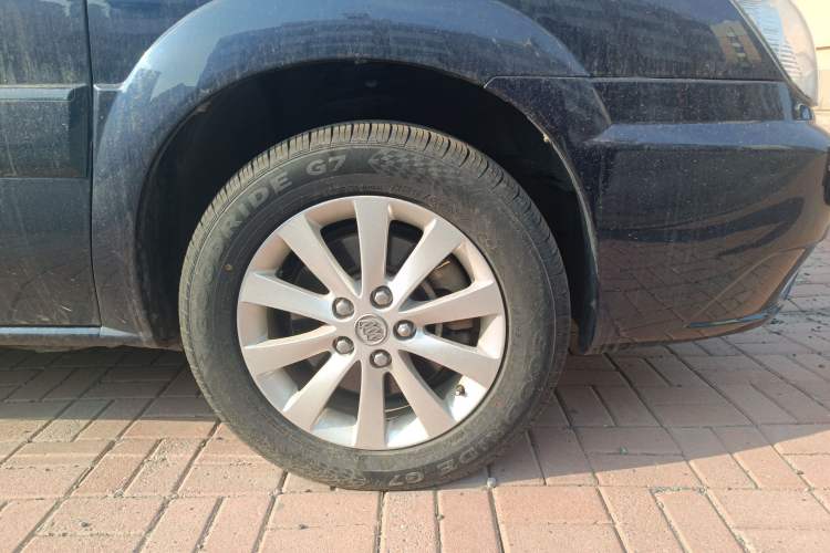 Used Buick GL8 2014 2.4L Classic Edition Right Front Wheel Hub