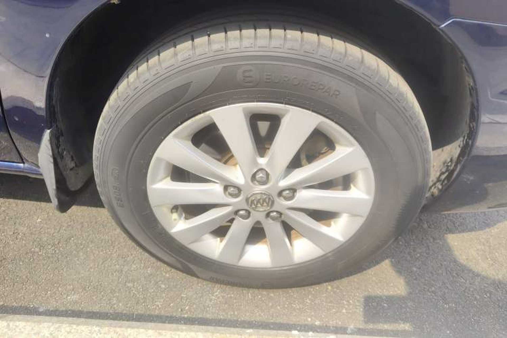 Used Buick GL8 2014 2.4L Classic Edition Right Front Wheel Hub