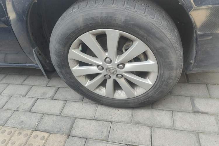 Used Buick GL8 2014 2.4L Classic Edition Right Front Wheel Hub