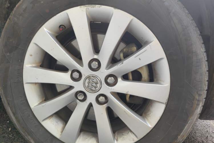 Used Buick GL8 2014 2.4L Comfort Edition Right Front Wheel Hub