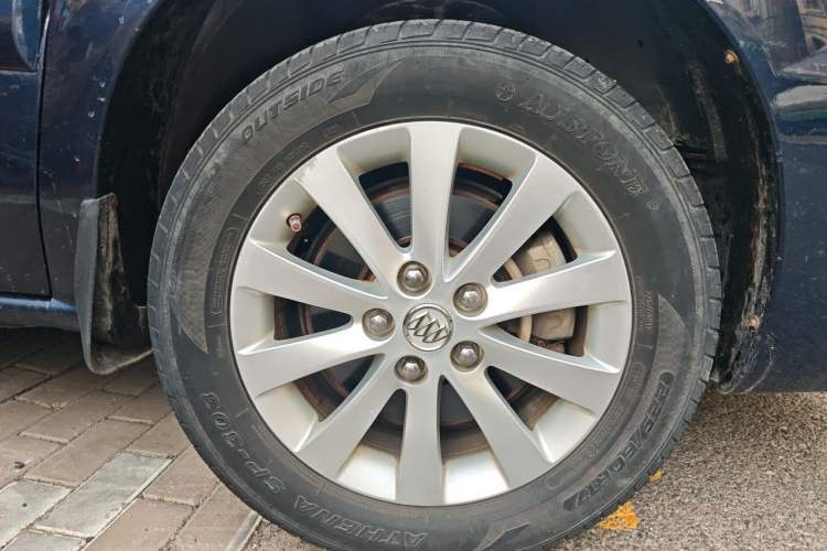 Used Buick GL8 2014 2.4L Classic Edition Right Front Wheel Hub