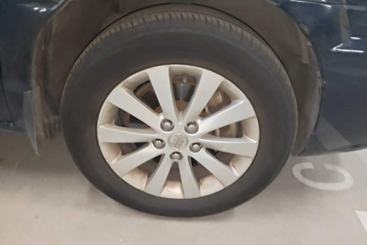 Used Buick GL8 2014 2.4L Classic Edition Right Front Wheel Hub
