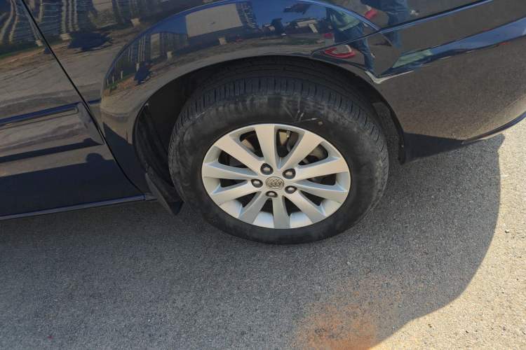 Used Buick GL8 2014 2.4L Classic Edition Right Front Wheel Hub