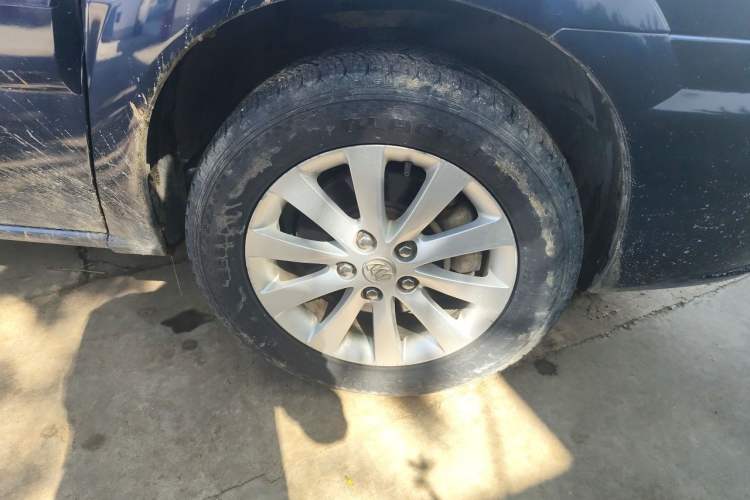 Used Buick GL8 2014 2.4L Classic Edition Right Front Wheel Hub