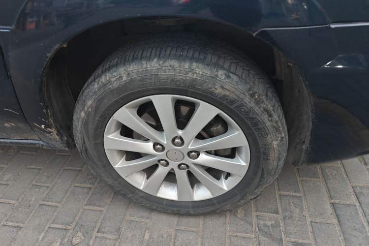 Used Buick GL8 2014 2.4L Classic Edition Right Front Wheel Hub