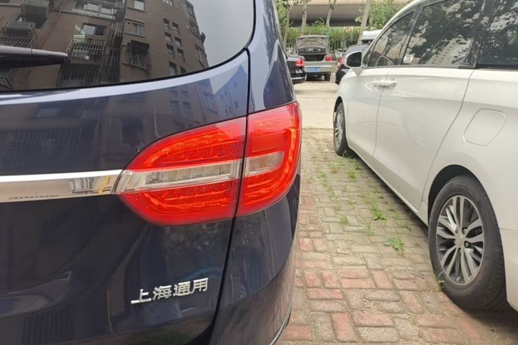 Used Buick GL8 2014 2.4L CT Luxury Business Comfort Edition Right Rear Taillight