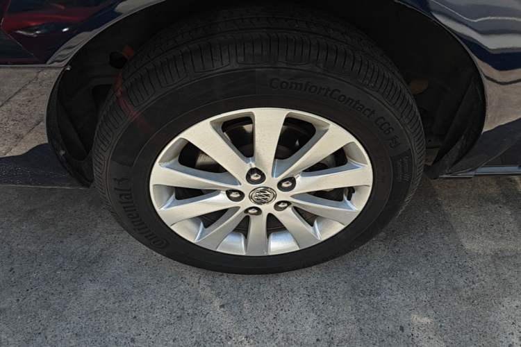 Used Buick GL8 2014 2.4L Executive Edition Right Rear Wheel Hub