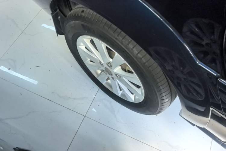 Used Buick GL8 2014 2.4L Executive Edition Right Rear Wheel Hub