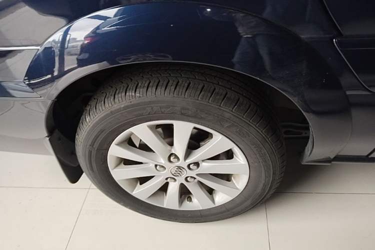 Used Buick GL8 2014 2.4L Classic Edition Right Rear Wheel Hub