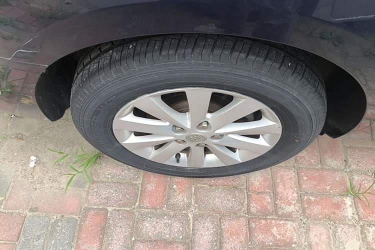 Used Buick GL8 2014 2.4L CT Luxury Business Comfort Edition Right Rear Wheel Hub