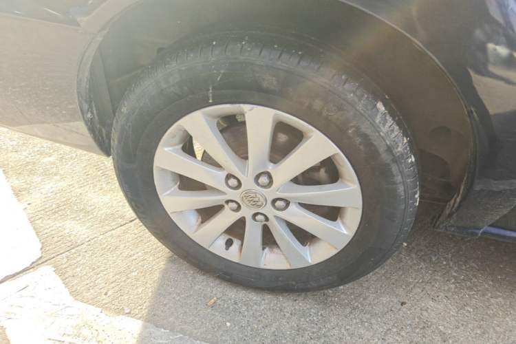 Used Buick GL8 2014 2.4L Classic Edition Right Rear Wheel Hub