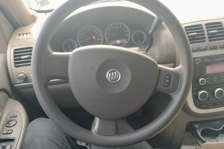 Used Buick GL8 2014 2.4L Classic Edition Steering Wheel