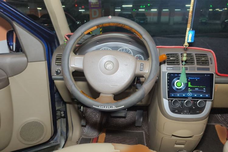Used Buick GL8 2014 2.4L Classic Edition Steering Wheel