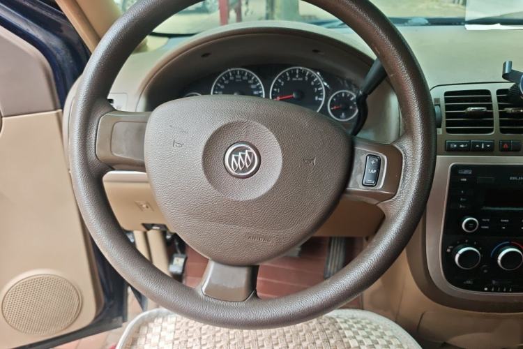 Used Buick GL8 2014 2.4L Classic Edition Steering Wheel
