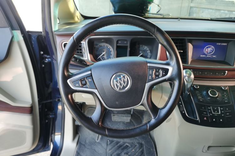 Used Buick GL8 2014 3.0L GT Luxury Business Haoya Edition Steering Wheel