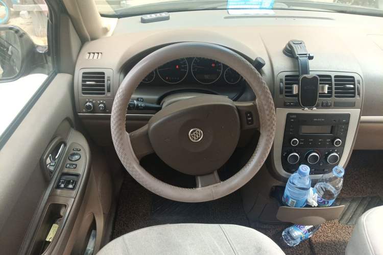 Used Buick GL8 2014 2.4L Comfort Edition Steering Wheel
