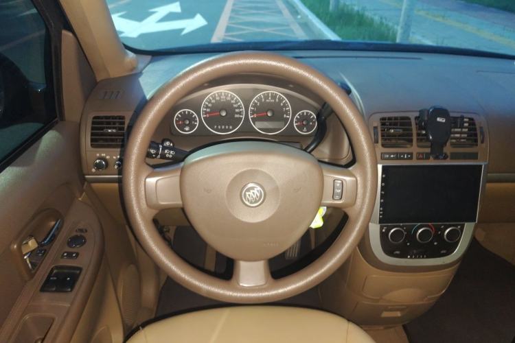 Used Buick GL8 2014 2.4L Comfort Edition Steering Wheel