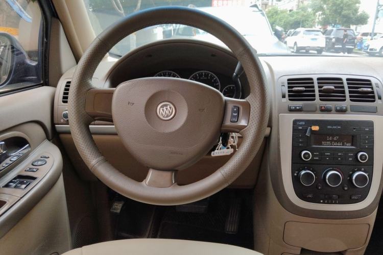 Used Buick GL8 2014 2.4L Comfort Edition Steering Wheel