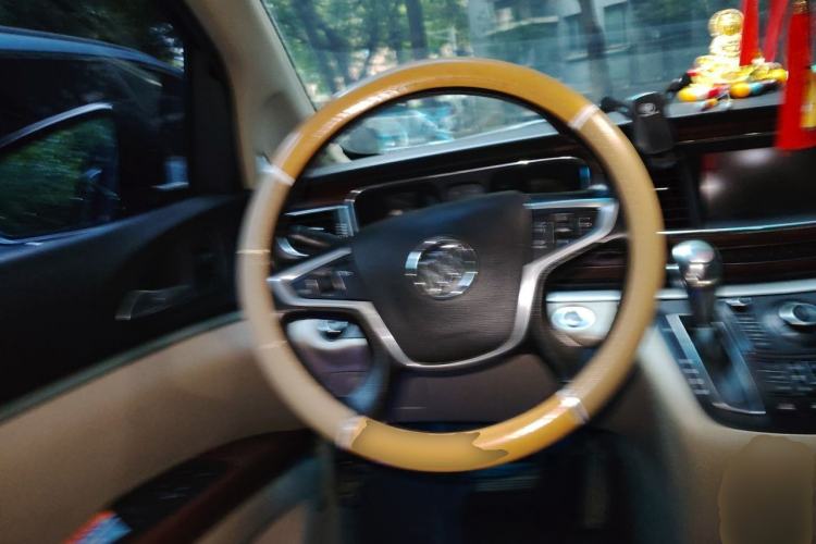 Used Buick GL8 2014 3.0L XT Luxury Business Flagship Edition Steering Wheel