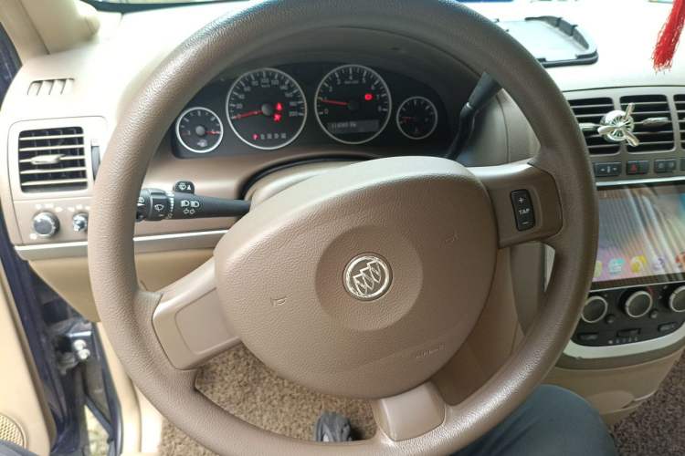 Used Buick GL8 2014 2.4L Classic Edition Steering Wheel