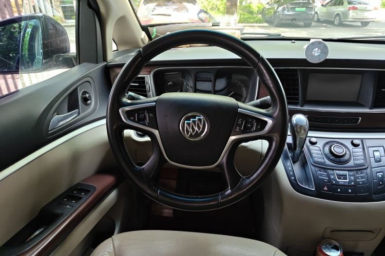 Used Buick GL8 2014 3.0L XT Luxury Business Flagship Edition Steering Wheel