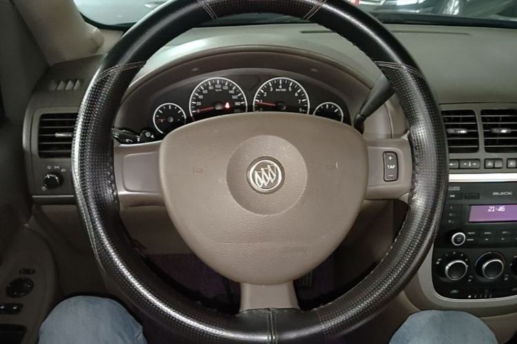 Used Buick GL8 2014 2.4L Classic Edition Steering Wheel