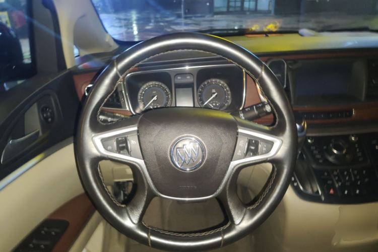 Used Buick GL8 2014 3.0L GT Luxury Business Haoya Edition Steering Wheel