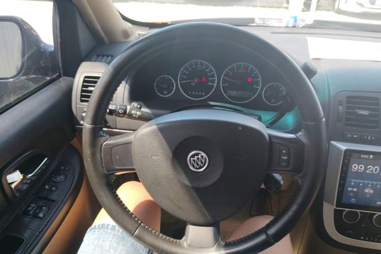 Used Buick GL8 2014 2.4L Executive Edition Steering Wheel