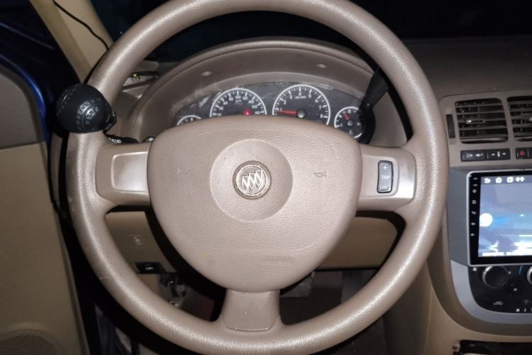 Used Buick GL8 2014 2.4L Comfort Edition Steering Wheel