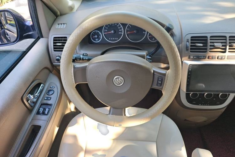 Used Buick GL8 2014 2.4L Comfort Edition Steering Wheel
