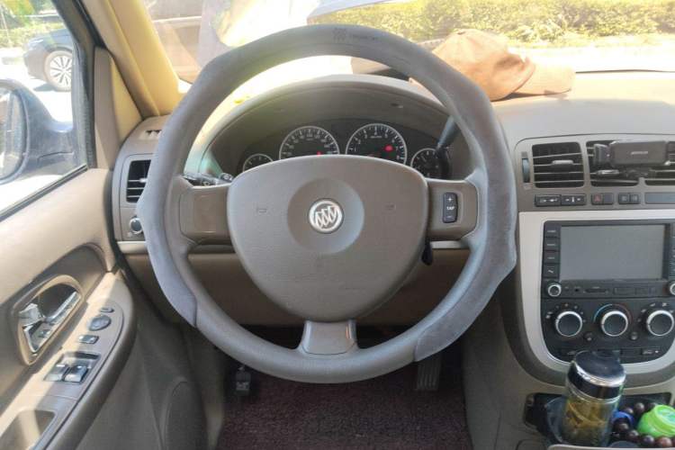Used Buick GL8 2014 2.4L Classic Edition Steering Wheel
