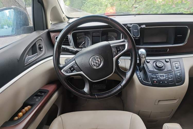 Used Buick GL8 2014 3.0L GT Luxury Business Haoya Edition Steering Wheel