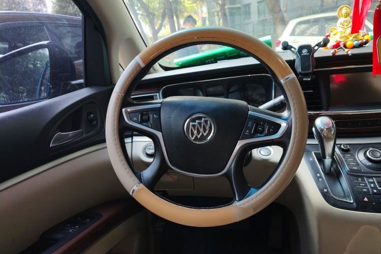 Used Buick GL8 2014 3.0L XT Luxury Business Flagship Edition Steering Wheel