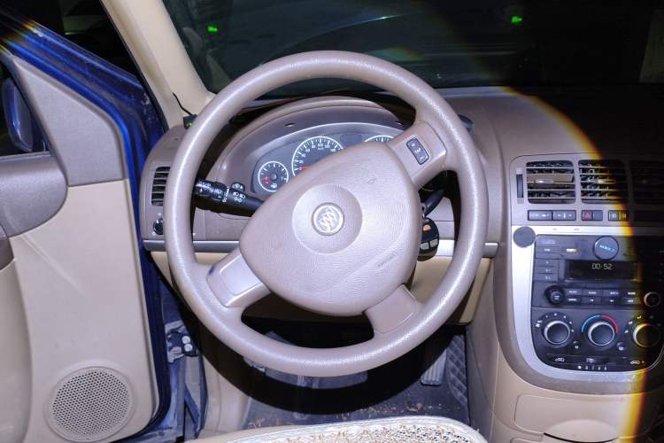 Used Buick GL8 2014 2.4L Comfort Edition Steering Wheel
