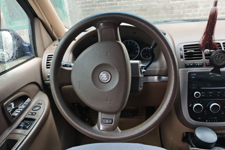 Used Buick GL8 2014 2.4L Comfort Edition Steering Wheel
