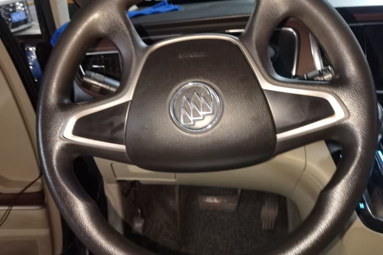 Used Buick GL8 2014 2.4L CT Luxury Business Comfort Edition Steering Wheel