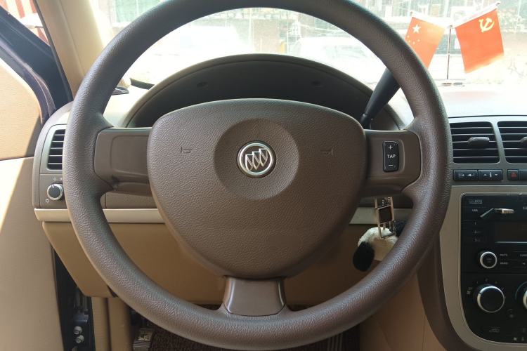 Used Buick GL8 2014 2.4L Comfort Edition Steering Wheel